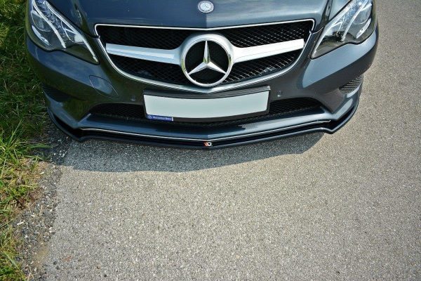 Mercedes-Benz - Benz E Coupé / Cabrio C207 (facelift) / A207 Facelit - Lâmina frontal V.1 | ME-E-212F-C-FD1G | Produto Maxton Design distribuído por Unicartuning. Mercedes-Benz - Benz E Coupé / Cabrio C207 (facelift) / A207 Facelit - Lâmina frontal V.1 | ME-E-212F-C-FD1G | Produto Maxton Design distribuído por Unicartuning.