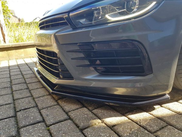 Volkswagen Scirocco Mk3 R (facelift) - Lâmina frontal V.1 | VW-SC-3F-R-FD1G | Produto Maxton Design distribuído por Unicartuning.