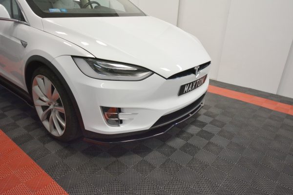 Tesla Model X - Lâmina frontal V.2 | TE-MODELX-FD2G | Produto Maxton Design distribuído por Unicartuning. Tesla Model X - Lâmina frontal V.2 | TE-MODELX-FD2G | Produto Maxton Design distribuído por Unicartuning.