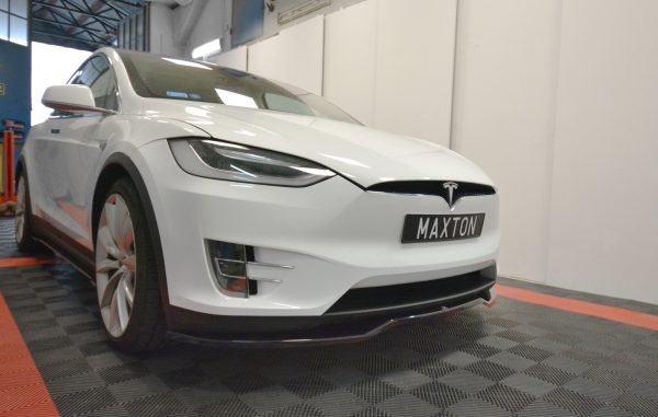 Tesla Model X - Lâmina frontal V.2 | TE-MODELX-FD2G | Produto Maxton Design distribuído por Unicartuning. Tesla Model X - Lâmina frontal V.2 | TE-MODELX-FD2G | Produto Maxton Design distribuído por Unicartuning.