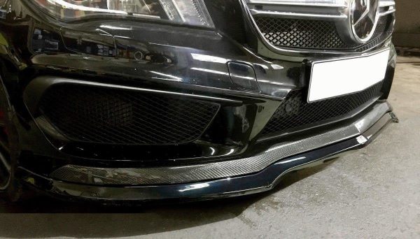 Mercedes-Benz CLA 45 AMG C117 (pre-facelift) - Lâmina frontal V.1 | ME-CLA-117-AMG-FD1G | Produto Maxton Design distribuído por Unicartuning. Mercedes-Benz CLA 45 AMG C117 (pre-facelift) - Lâmina frontal V.1 | ME-CLA-117-AMG-FD1G | Produto Maxton Design distribuído por Unicartuning.