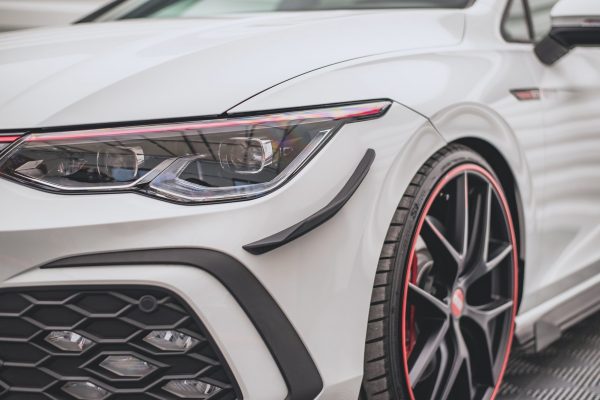 Volkswagen Golf GTI / GTE / Gtd / R-line / R Mk8 - Lâminas laterais frontais | VW-GO-8-GTI-CAN1 | Produto Maxton Design distribuído por Unicartuning. Volkswagen Golf GTI / GTE / Gtd / R-line / R Mk8 - Lâminas laterais frontais | VW-GO-8-GTI-CAN1 | Produto Maxton Design distribuído por Unicartuning.