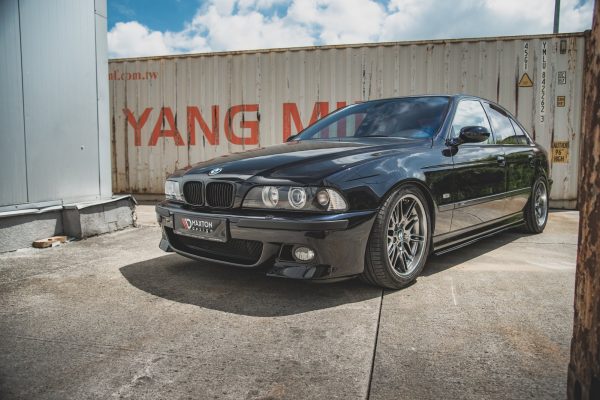 BMW M5 / 5 Pack M E39 - Splitters frontais laterais | BM-5-39-M-FDS1G | Produto Maxton Design distribuído por Unicartuning.
