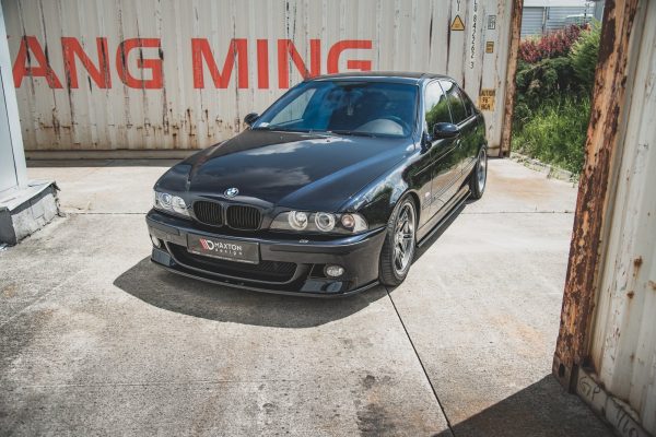 BMW M5 / 5 Pack M E39 - Splitters frontais + Lâmina frontal | BM-5-39-M-FD2G+FDS1G | Produto Maxton Design distribuído por Unicartuning. BMW M5 / 5 Pack M E39 - Splitters frontais + Lâmina frontal | BM-5-39-M-FD2G+FDS1G | Produto Maxton Design distribuído por Unicartuning.
