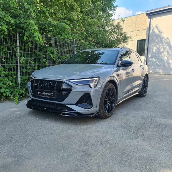 Audi E-tron S-Line - Lâmina frontal | AU-ETRON-1-SLINE-FD1G+FD1RG | Produto Maxton Design distribuído por Unicartuning. Audi E-tron S-Line - Lâmina frontal | AU-ETRON-1-SLINE-FD1G+FD1RG | Produto Maxton Design distribuído por Unicartuning.