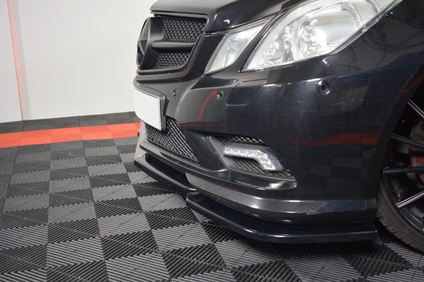 Mercedes-Benz E-class W207 Coupé AMG-line - Lâmina frontal | ME-E-207-AMGLINE-C-FD1G | Produto Maxton Design distribuído por Unicartuning. Mercedes-Benz E-class W207 Coupé AMG-line - Lâmina frontal | ME-E-207-AMGLINE-C-FD1G | Produto Maxton Design distribuído por Unicartuning.