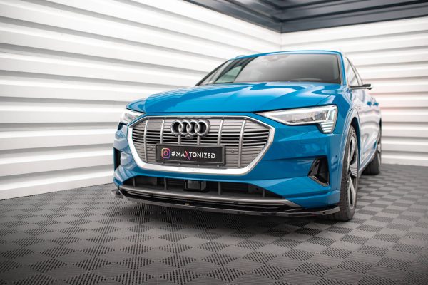Audi E-tron - Lâmina frontal V.1 | AU-ETRON-1-FD1G | Produto Maxton Design distribuído por Unicartuning. Audi E-tron - Lâmina frontal V.1 | AU-ETRON-1-FD1G | Produto Maxton Design distribuído por Unicartuning.