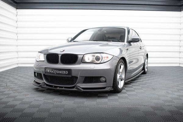 BMW 1 Pack M E82 - Lâmina frontal V.1 | BM-1-82-MPACK-C-FD1G | Produto Maxton Design distribuído por Unicartuning. BMW 1 Pack M E82 - Lâmina frontal V.1 | BM-1-82-MPACK-C-FD1G | Produto Maxton Design distribuído por Unicartuning.