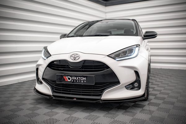 Toyota Yaris Mk4 - Lâmina frontal V.1 + Splitters | TO-YA-4-FD1G+FSF | Produto Maxton Design distribuído por Unicartuning.