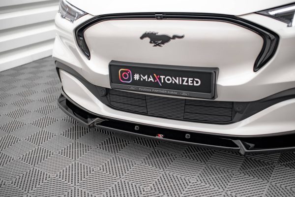 Ford Mustang Mach-e Mk1 - Lâmina frontal V.1 | FO-MU-MACHE-1-FD1G | Produto Maxton Design distribuído por Unicartuning. Ford Mustang Mach-e Mk1 - Lâmina frontal V.1 | FO-MU-MACHE-1-FD1G | Produto Maxton Design distribuído por Unicartuning.