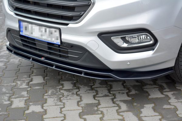 Ford Transit Custom Mk1 Fl - Lâmina frontal V.1 | FO-TRC-1F-FD1G+FD1RG | Produto Maxton Design distribuído por Unicartuning. Ford Transit Custom Mk1 Fl - Lâmina frontal V.1 | FO-TRC-1F-FD1G+FD1RG | Produto Maxton Design distribuído por Unicartuning.