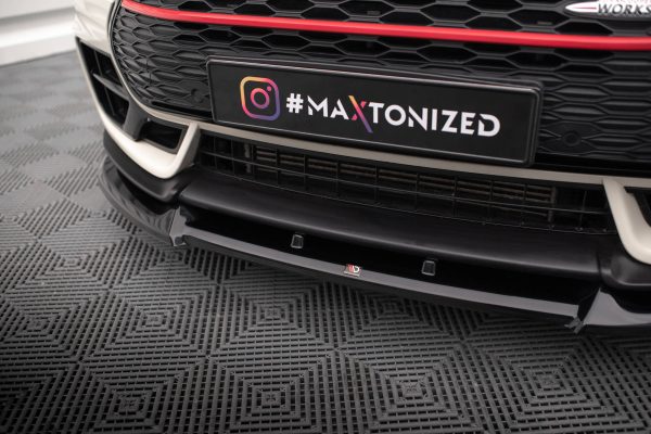 Mini Cooper Clubman John Cooper Works F54 (facelift) - Lâmina frontal V.1 | MC-CM-2F-JCW-FD1G | Produto Maxton Design distribuído por Unicartuning. Mini Cooper Clubman John Cooper Works F54 (facelift) - Lâmina frontal V.1 | MC-CM-2F-JCW-FD1G | Produto Maxton Design distribuído por Unicartuning.
