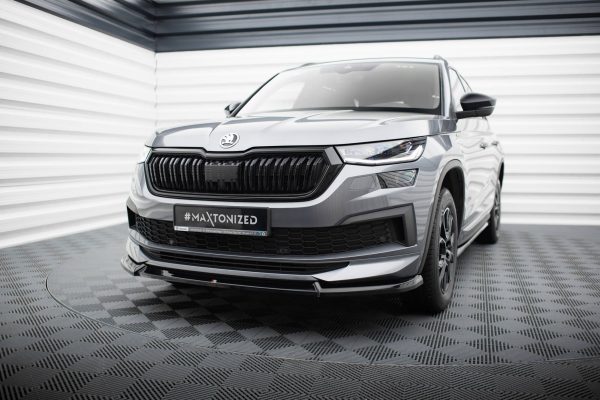 Skoda Kodiaq Sport line Mk1 (facelift) - Lâmina frontal V.1 | SK-KO-1F-SL-FD1G | Produto Maxton Design distribuído por Unicartuning. Skoda Kodiaq Sport line Mk1 (facelift) - Lâmina frontal V.1 | SK-KO-1F-SL-FD1G | Produto Maxton Design distribuído por Unicartuning.