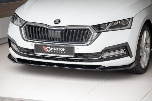 Skoda Octavia Mk4 - Lâmina frontal V.1 | SK-OC-4-FD1G | Produto Maxton Design distribuído por Unicartuning.