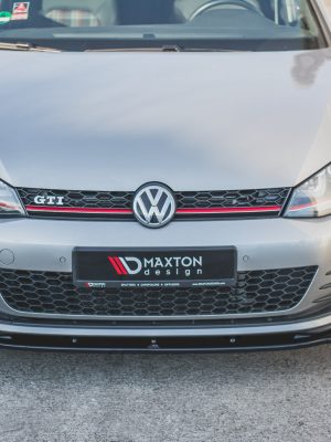 Volkswagen Golf 7 GTI - Lâmina frontal V.1 | VW-GO-7-GTI-FD1G | Produto Maxton Design distribuído por Unicartuning. Volkswagen Golf 7 GTI - Lâmina frontal V.1 | VW-GO-7-GTI-FD1G | Produto Maxton Design distribuído por Unicartuning.