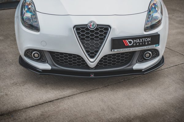 Alfa Romeo Giulietta - Lâmina frontal V.2 | AL-GU-1F-FD1G | Produto Maxton Design distribuído por Unicartuning.