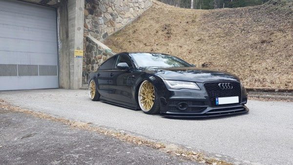 Audi S7 / A7 S-Line C7 - Lâmina frontal V.2 | AU-A7-1-SLINE-FD2G | Produto Maxton Design distribuído por Unicartuning. Audi S7 / A7 S-Line C7 - Lâmina frontal V.2 | AU-A7-1-SLINE-FD2G | Produto Maxton Design distribuído por Unicartuning.