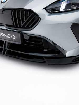 BMW M135i F70 - Lâmina frontal V.2 | BM-1-70-M-FD2G | Produto Maxton Design distribuído por Unicartuning.