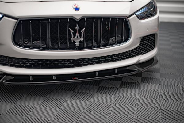 Maserati Ghibli Mk3 (facelift) - Lâmina frontal V.2 | MA-GH-1-FD2G | Produto Maxton Design distribuído por Unicartuning. Maserati Ghibli Mk3 (facelift) - Lâmina frontal V.2 | MA-GH-1-FD2G | Produto Maxton Design distribuído por Unicartuning.