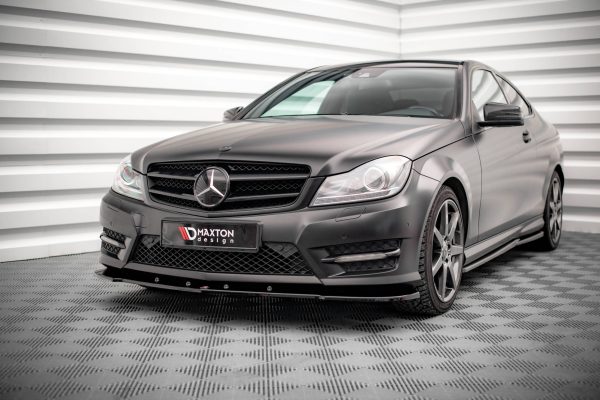Mercedes-Benz C Coupé / Sedan / Estate AMG-line C204 / W204 (facelift) / S204 (facelift) - Lâmina frontal V.2 | ME-C-204F-AMGLINE-C-FD2G | Produto Maxton Design distribuído por Unicartuning. Mercedes-Benz C Coupé / Sedan / Estate AMG-line C204 / W204 (facelift) / S204 (facelift) - Lâmina frontal V.2 | ME-C-204F-AMGLINE-C-FD2G | Produto Maxton Design distribuído por Unicartuning.