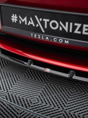 Tesla Model 3 Performance Mk1 (facelift) - Lâmina frontal V.2 | TE-MODEL3-1F-FD2G | Produto Maxton Design distribuído por Unicartuning.