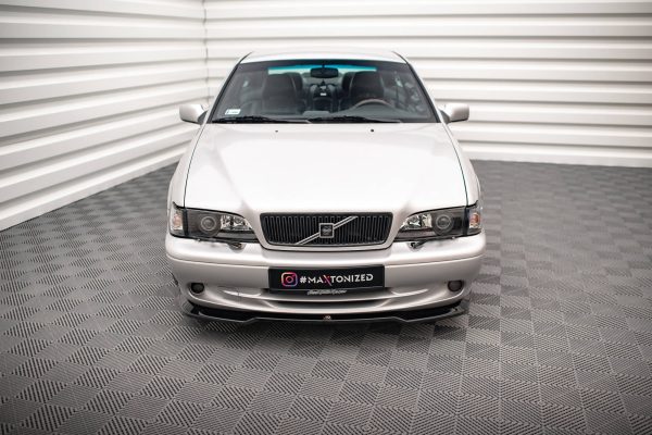 Volvo C70 Mk1 - Lâmina frontal V.2 | VO-C70-1-FD2G | Produto Maxton Design distribuído por Unicartuning.