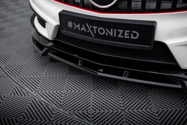 Mercedes-Benz A45 AMG W176 - Lâmina frontal V.3 | ME-A45-W176-FD1G | Produto Maxton Design distribuído por Unicartuning. Mercedes-Benz A45 AMG W176 - Lâmina frontal V.3 | ME-A45-W176-FD1G | Produto Maxton Design distribuído por Unicartuning.