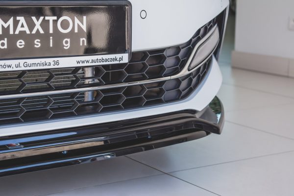Skoda Superb Liftback / Combi Mk3 Fl - Lâmina frontal V.3 | SK-SU-3F-FD3G+FD3RG | Produto Maxton Design distribuído por Unicartuning. Skoda Superb Liftback / Combi Mk3 Fl - Lâmina frontal V.3 | SK-SU-3F-FD3G+FD3RG | Produto Maxton Design distribuído por Unicartuning.