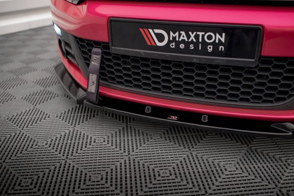 Volkswagen Scirocco Mk3 (facelift) - Lâmina frontal V.3 | VW-SC-3-FD3G | Produto Maxton Design distribuído por Unicartuning. Volkswagen Scirocco Mk3 (facelift) - Lâmina frontal V.3 | VW-SC-3-FD3G | Produto Maxton Design distribuído por Unicartuning.