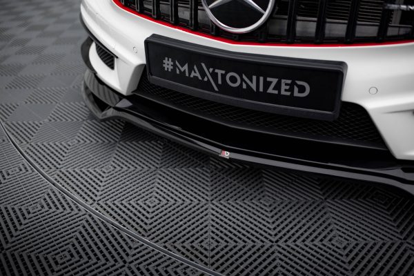 Mercedes-Benz A45 AMG W176 - Lâmina frontal V.4 | ME-A45-W176-FD2G | Produto Maxton Design distribuído por Unicartuning. Mercedes-Benz A45 AMG W176 - Lâmina frontal V.4 | ME-A45-W176-FD2G | Produto Maxton Design distribuído por Unicartuning.