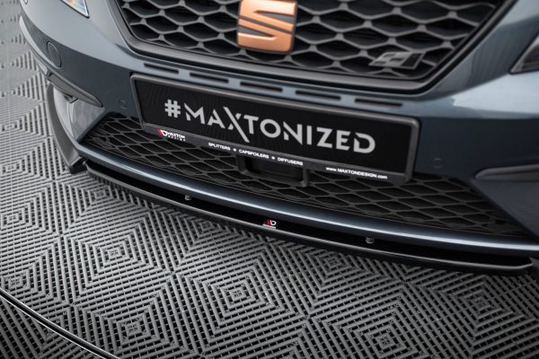Seat Leon Cupra / FR Mk3 Fl - Lâmina frontal V.6 | SE-LE-3F-CU-FD6G | Produto Maxton Design distribuído por Unicartuning.