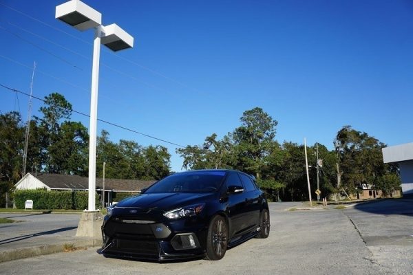 Ford Focus RS Mk3 - Lâmina HYBRID frontal | FO-FO-3-RS-FD1G+CNCA | Produto Maxton Design distribuído por Unicartuning. Ford Focus RS Mk3 - Lâmina HYBRID frontal | FO-FO-3-RS-FD1G+CNCA | Produto Maxton Design distribuído por Unicartuning.