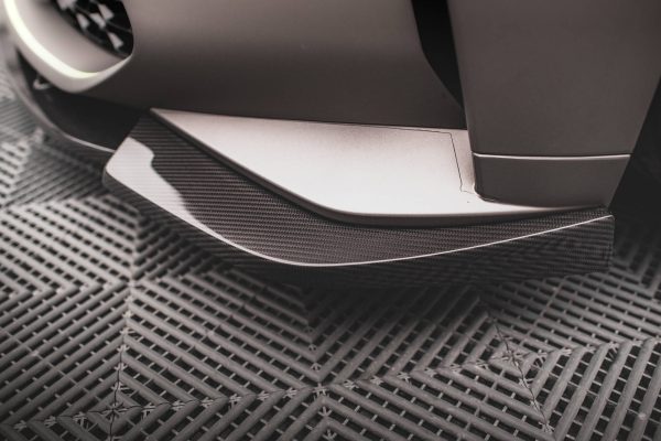 BMW M3 Sedan / Touring G80 / G81 - Carbon Fiber Lâmina frontal V.1 | CF-BM-4-G82-M-FD1-245-P | Produto Maxton Design distribuído por Unicartuning. BMW M3 Sedan / Touring G80 / G81 - Carbon Fiber Lâmina frontal V.1 | CF-BM-4-G82-M-FD1-245-P | Produto Maxton Design distribuído por Unicartuning.
