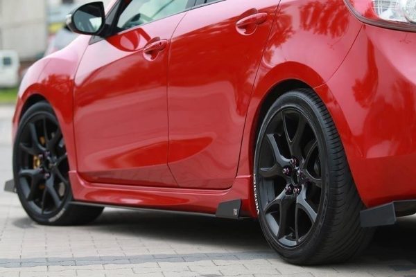 Mazda 3 Mk2 Mps - Lâminas para Embaladeiras RACING | MA-3-2-MPS-CNC-SD1A | Produto Maxton Design distribuído por Unicartuning. Mazda 3 Mk2 Mps - Lâminas para Embaladeiras RACING | MA-3-2-MPS-CNC-SD1A | Produto Maxton Design distribuído por Unicartuning.