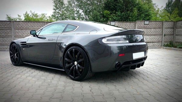 Aston Martin V8 Vantage - Difusor traseiro | AM-V8-VA-1-RD1FP | Produto Maxton Design distribuído por Unicartuning. Aston Martin V8 Vantage - Difusor traseiro | AM-V8-VA-1-RD1FP | Produto Maxton Design distribuído por Unicartuning.