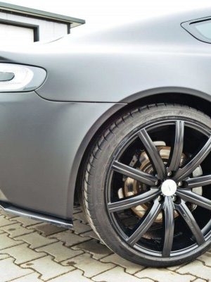 Aston Martin V8 Vantage - Splitters laterais traseiros | AM-V8-VA-1-RSD1G | Produto Maxton Design distribuído por Unicartuning. Aston Martin V8 Vantage - Splitters laterais traseiros | AM-V8-VA-1-RSD1G | Produto Maxton Design distribuído por Unicartuning.