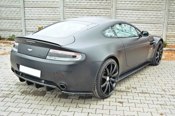 Aston Martin V8 Vantage - Splitters laterais traseiros | AM-V8-VA-1-RSD1G | Produto Maxton Design distribuído por Unicartuning. Aston Martin V8 Vantage - Splitters laterais traseiros | AM-V8-VA-1-RSD1G | Produto Maxton Design distribuído por Unicartuning.