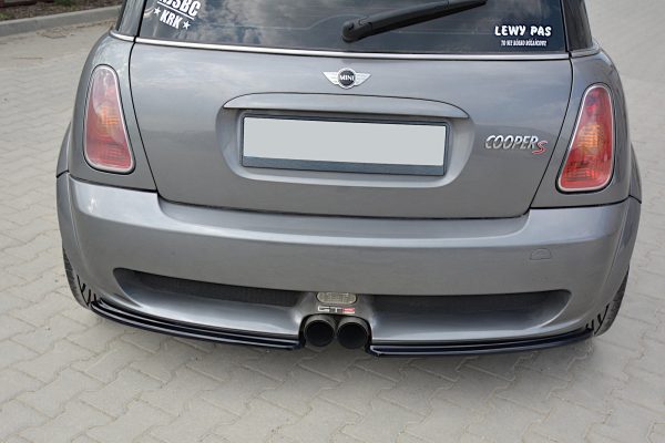 Mini R53 Cooper S JCW - Splitters laterais traseiros | MC-S-1-53-JCW-RSD1G | Produto Maxton Design distribuído por Unicartuning. Mini R53 Cooper S JCW - Splitters laterais traseiros | MC-S-1-53-JCW-RSD1G | Produto Maxton Design distribuído por Unicartuning.