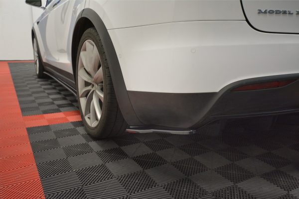 Tesla Model X - Splitters laterais traseiros V.2 | TE-MODELX-RSD2G | Produto Maxton Design distribuído por Unicartuning. Tesla Model X - Splitters laterais traseiros V.2 | TE-MODELX-RSD2G | Produto Maxton Design distribuído por Unicartuning.