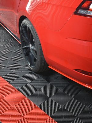 Volkswagen Golf 7 R Variant (facelift) - Splitters laterais traseiros V.2 | VW-GO-7F-R-VA-RSD2G | Produto Maxton Design distribuído por Unicartuning. Volkswagen Golf 7 R Variant (facelift) - Splitters laterais traseiros V.2 | VW-GO-7F-R-VA-RSD2G | Produto Maxton Design distribuído por Unicartuning.