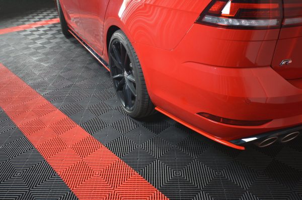 Volkswagen Golf VII GTI - Splitters laterais traseiros V.2 | VW-GO-7F-R-VA-RSD2RED | Produto Maxton Design distribuído por Unicartuning. Volkswagen Golf VII GTI - Splitters laterais traseiros V.2 | VW-GO-7F-R-VA-RSD2RED | Produto Maxton Design distribuído por Unicartuning.