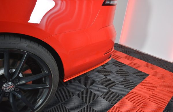 Volkswagen Golf VII GTI - Splitters laterais traseiros V.2 | VW-GO-7F-R-VA-RSD2RED | Produto Maxton Design distribuído por Unicartuning. Volkswagen Golf VII GTI - Splitters laterais traseiros V.2 | VW-GO-7F-R-VA-RSD2RED | Produto Maxton Design distribuído por Unicartuning.