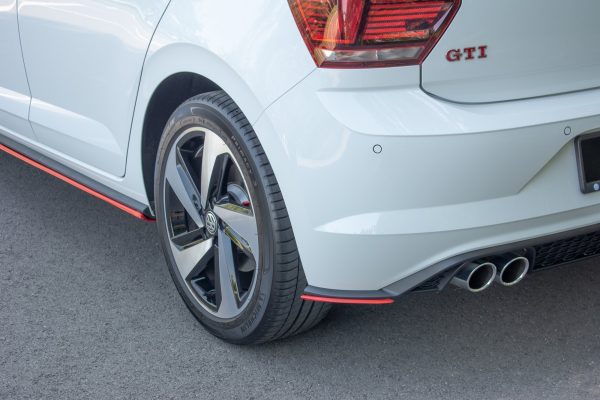 Volkswagen Polo GTI / R-line Mk6 - Splitters laterais traseiros | VW-PO-6-GTI-RSD1RED | Produto Maxton Design distribuído por Unicartuning. Volkswagen Polo GTI / R-line Mk6 - Splitters laterais traseiros | VW-PO-6-GTI-RSD1RED | Produto Maxton Design distribuído por Unicartuning.