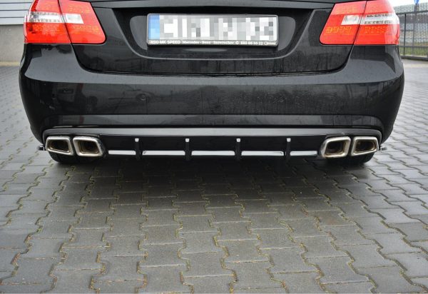 Mercedes-Benz E63 AMG W212 - Difusor | ME-E-212-AMG-RS1G | Produto Maxton Design distribuído por Unicartuning. Mercedes-Benz E63 AMG W212 - Difusor | ME-E-212-AMG-RS1G | Produto Maxton Design distribuído por Unicartuning.