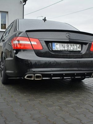 Mercedes-Benz E63 AMG W212 - Difusor | ME-E-212-AMG-RS1G | Produto Maxton Design distribuído por Unicartuning. Mercedes-Benz E63 AMG W212 - Difusor | ME-E-212-AMG-RS1G | Produto Maxton Design distribuído por Unicartuning.