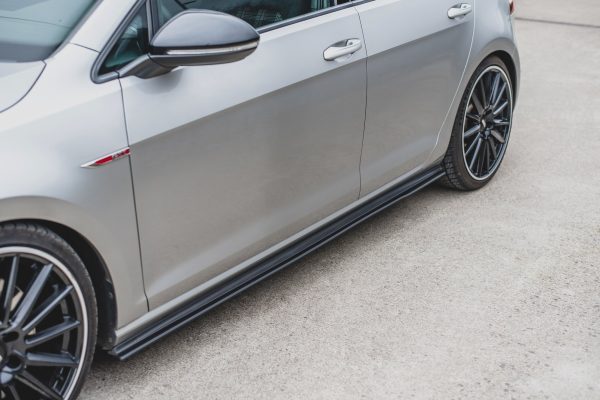 Volkswagen Golf VII GTI ClubSport - RACING Durability Lâminas para Embaladeiras | VWGO7GTICNC-SD1BRB | Produto Maxton Design distribuído por Unicartuning. Volkswagen Golf VII GTI ClubSport - RACING Durability Lâminas para Embaladeiras | VWGO7GTICNC-SD1BRB | Produto Maxton Design distribuído por Unicartuning.
