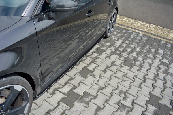 Audi RS3 8V Fl Sportback - Lâminas para Embaladeiras RACING V.1 | AU-RS3-8VF-CNC-SD1A | Produto Maxton Design distribuído por Unicartuning. Audi RS3 8V Fl Sportback - Lâminas para Embaladeiras RACING V.1 | AU-RS3-8VF-CNC-SD1A | Produto Maxton Design distribuído por Unicartuning.