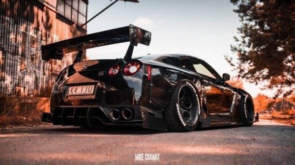 Nissan GTR - Difusor traseiro | NI-GTR-4-BK1-CNC-RS1C | Produto Maxton Design distribuído por Unicartuning.