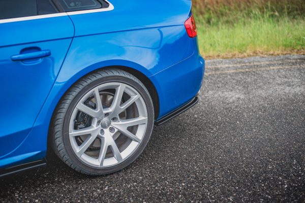 Audi S4 / A4 S-Line B8 Sedan - Splitters laterais traseiros | AU-S4-B8-RSD1G | Produto Maxton Design distribuído por Unicartuning. Audi S4 / A4 S-Line B8 Sedan - Splitters laterais traseiros | AU-S4-B8-RSD1G | Produto Maxton Design distribuído por Unicartuning.