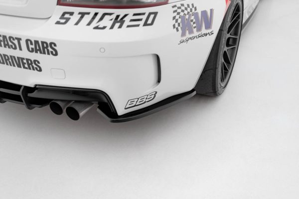 BMW 1 M Coupé E82 - Splitters laterais traseiros | BM-1-82-M-RSD1G | Produto Maxton Design distribuído por Unicartuning. BMW 1 M Coupé E82 - Splitters laterais traseiros | BM-1-82-M-RSD1G | Produto Maxton Design distribuído por Unicartuning.